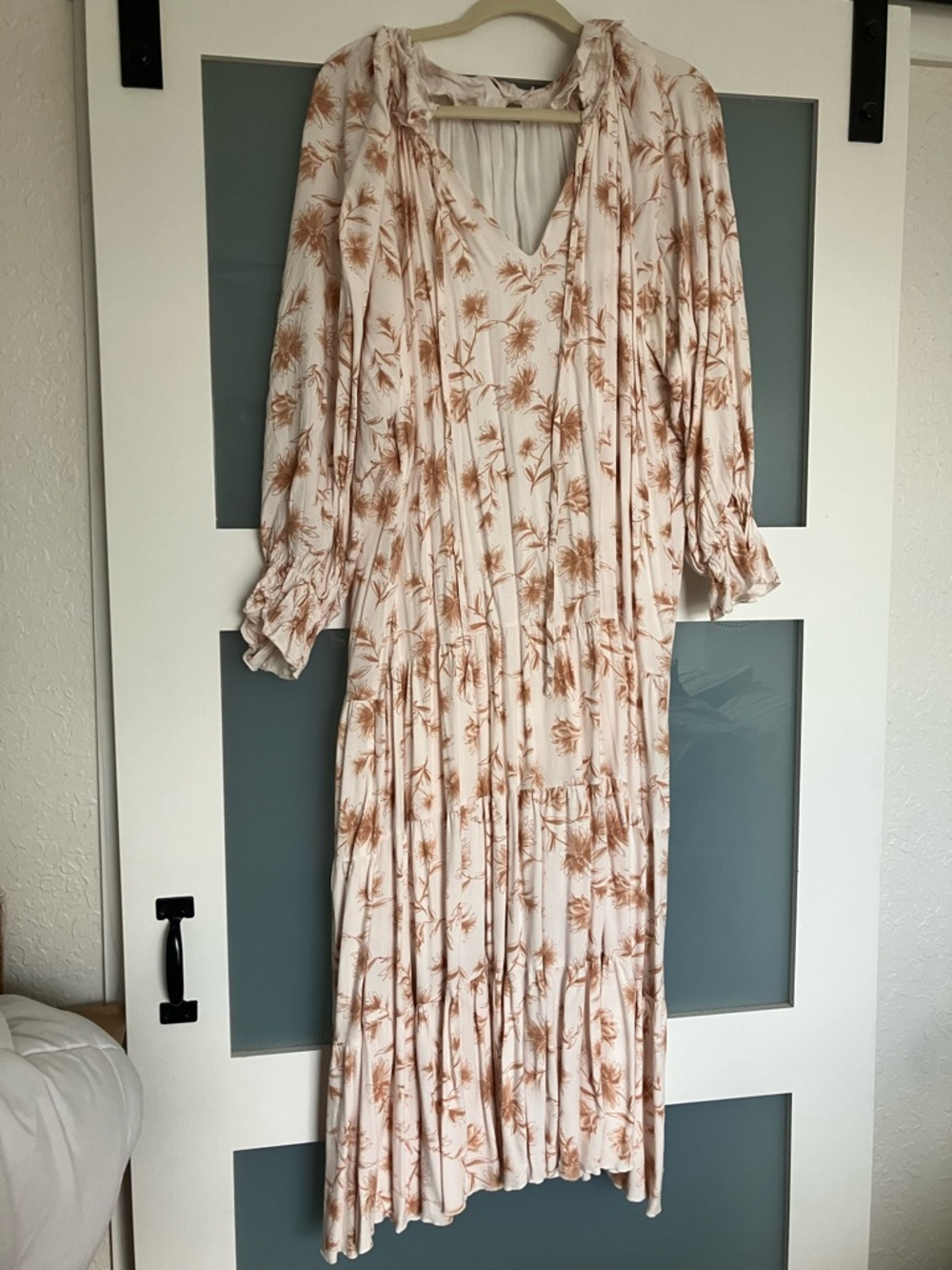 Women's Floral Tiered V-Neck Long Sleeve Dress - Cream with Brown Print